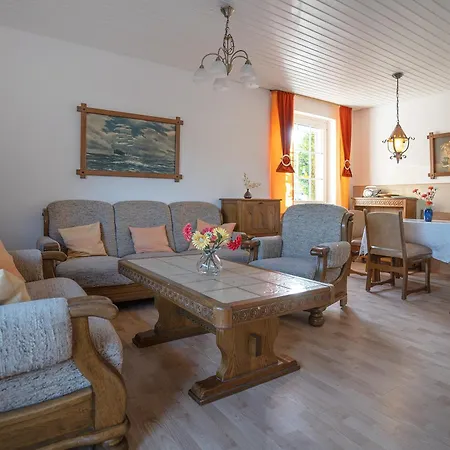 Holiday home Vogelnest Berumbur